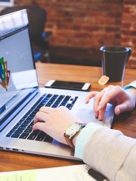 פתיחת עסק בינלאומי מבלי לצאת מהבית